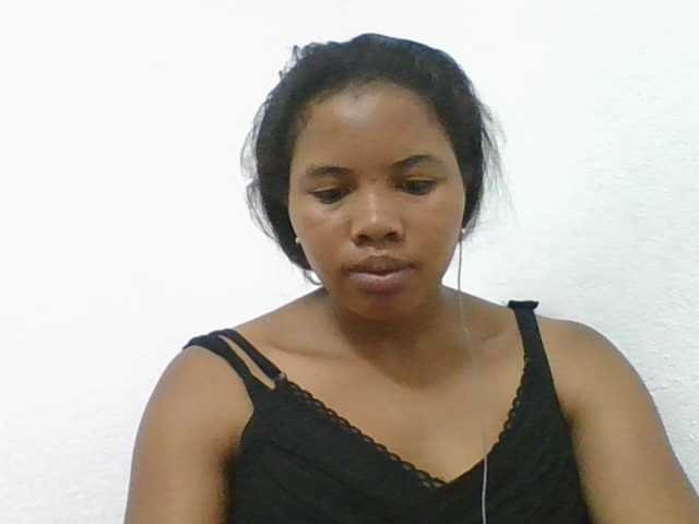 Juliah1a live cam on BongaCams