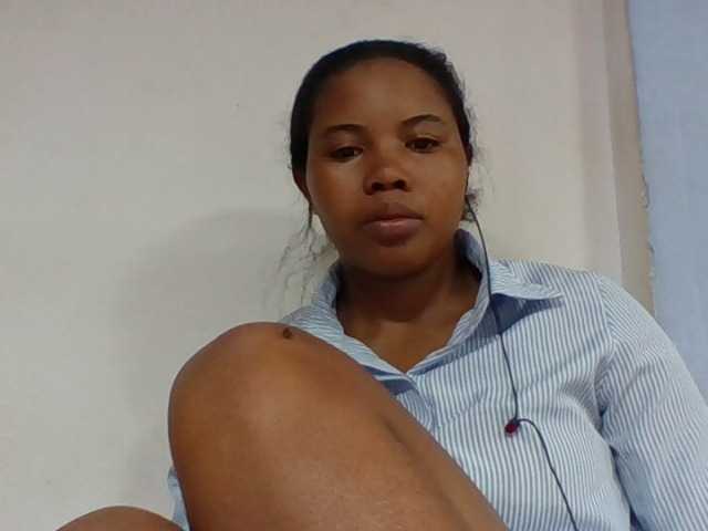 Juliah1a live cam on BongaCams