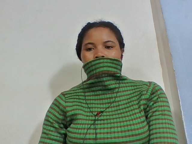 Juliah1a live cam on BongaCams