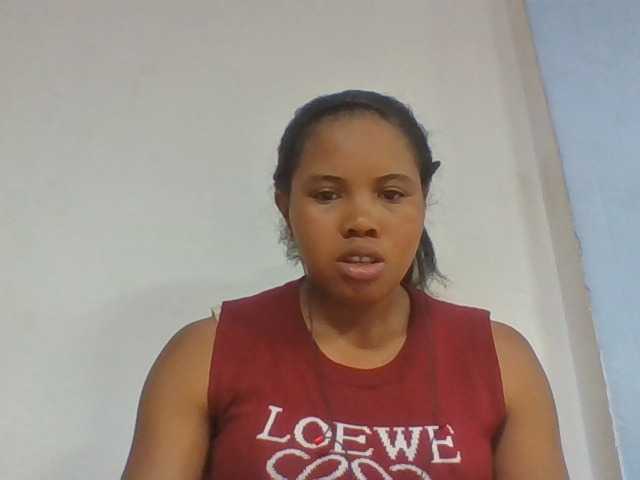 Juliah1a live cam on BongaCams