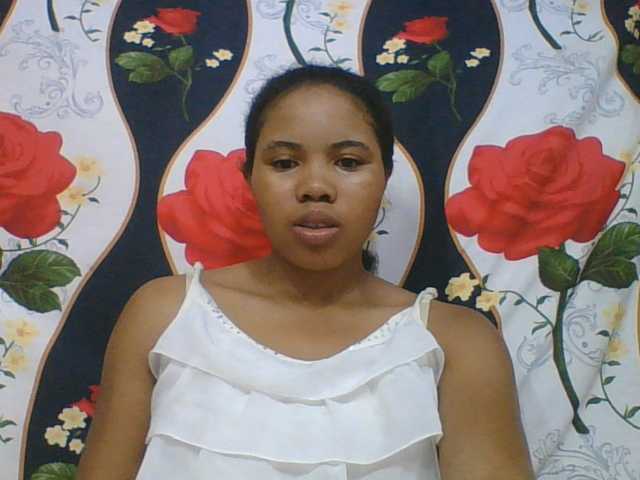 Juliah1a live cam on BongaCams