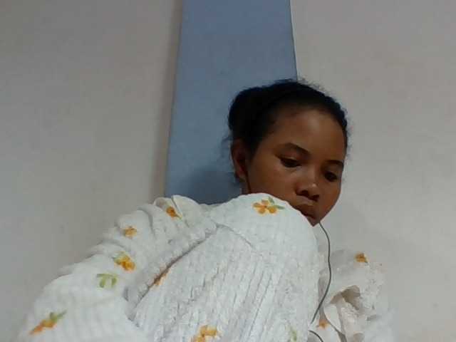 Juliah1a live cam on BongaCams