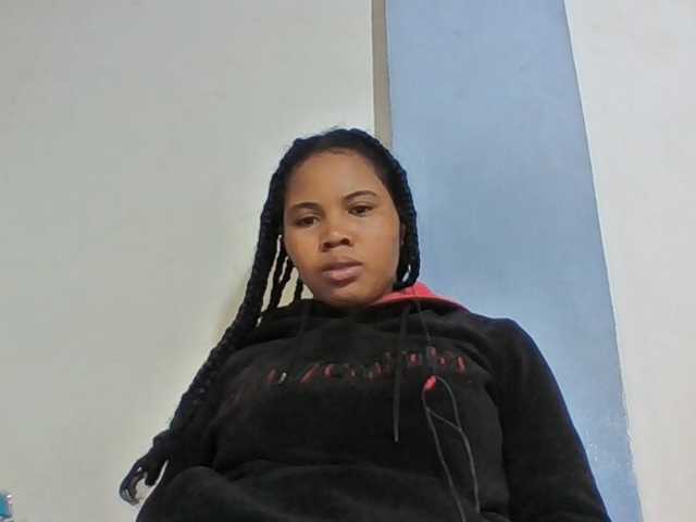 Juliah1a live cam on BongaCams