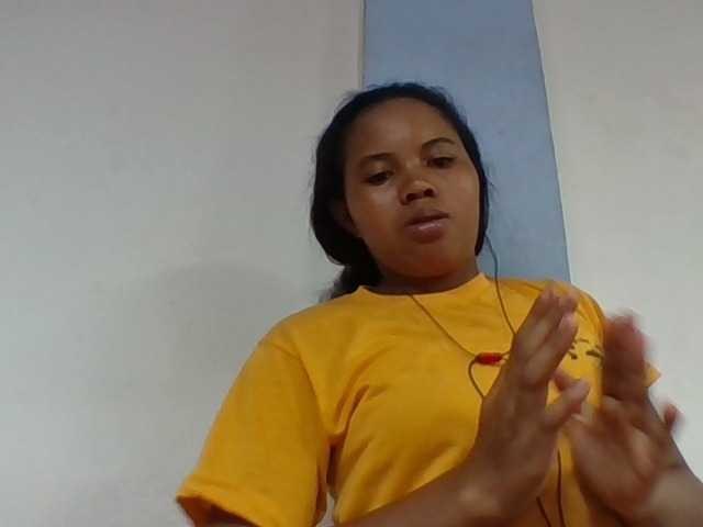 Juliah1a live cam on BongaCams