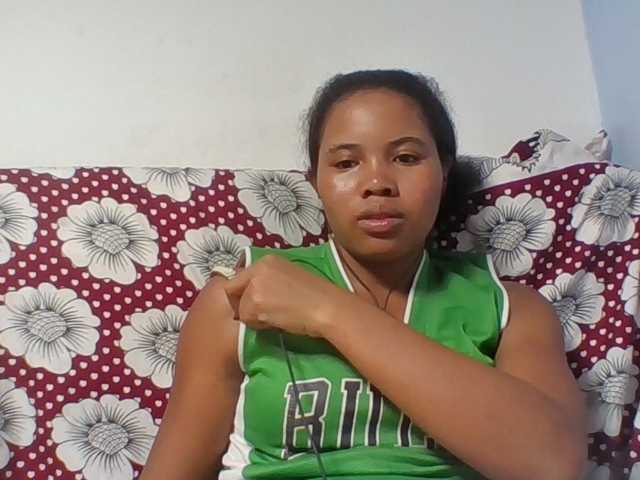 Juliah1a live cam on BongaCams