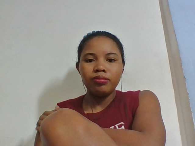 Juliah1a live cam on BongaCams