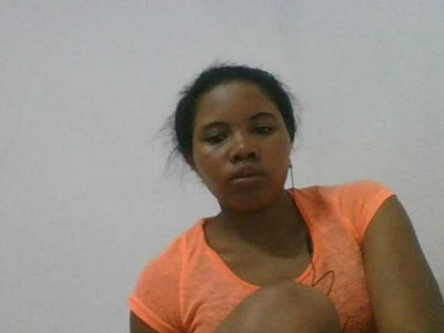 Juliah1a live cam on BongaCams