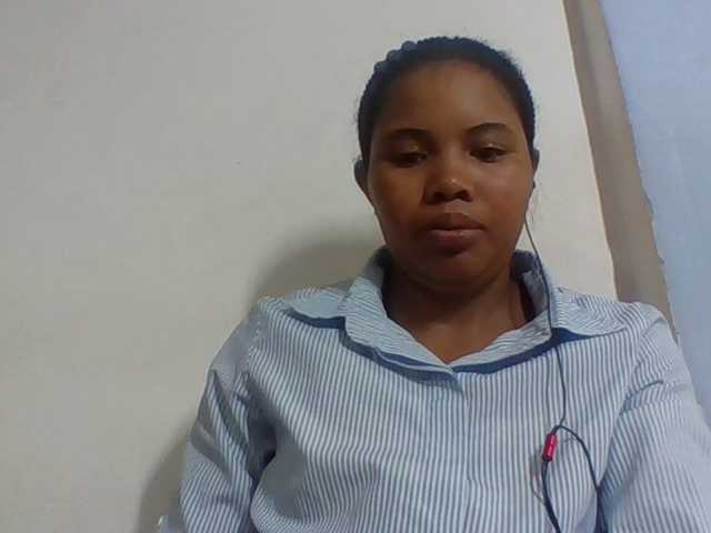 Juliah1a live cam on BongaCams
