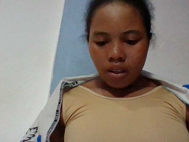 Juliah1a live cam on BongaCams