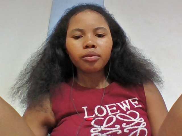 Juliah1a live cam on BongaCams