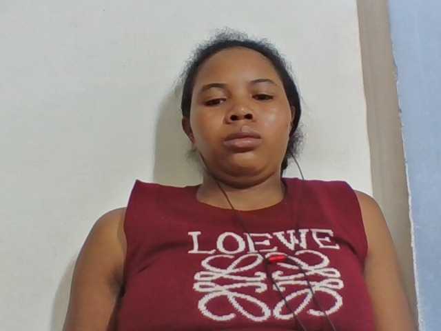 Juliah1a live cam on BongaCams