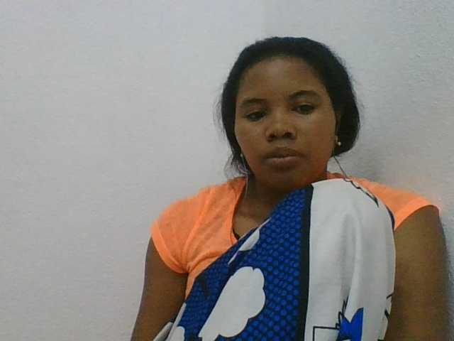 Juliah1a live cam on BongaCams