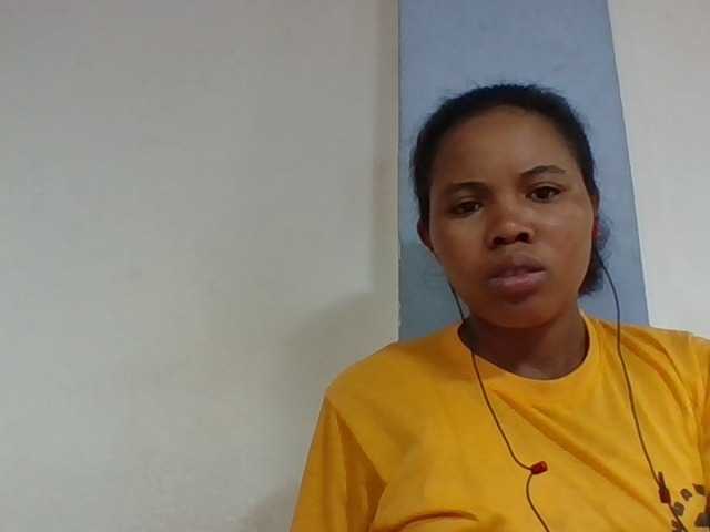Juliah1a live cam on BongaCams