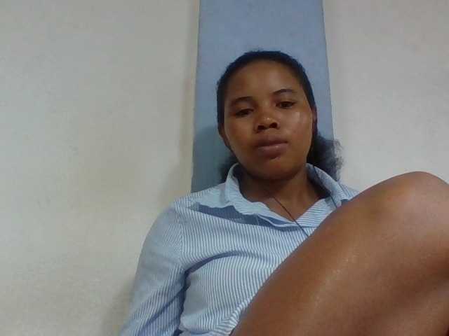 Juliah1a live cam on BongaCams