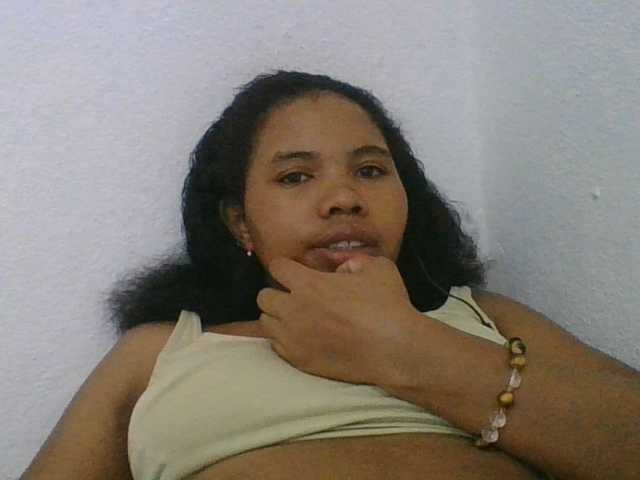 Juliah1a live cam on BongaCams