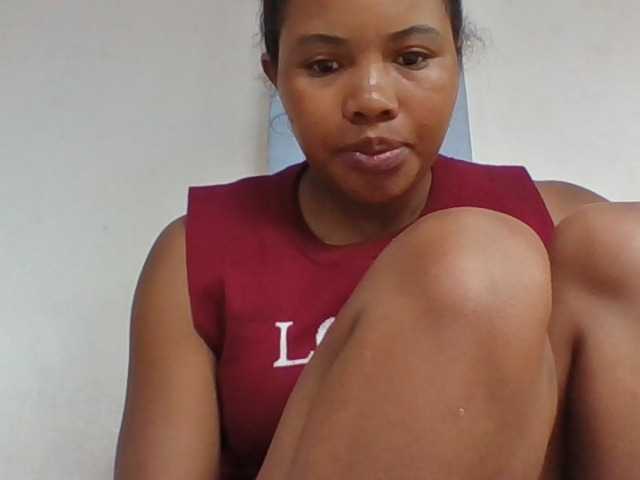 Juliah1a live cam on BongaCams