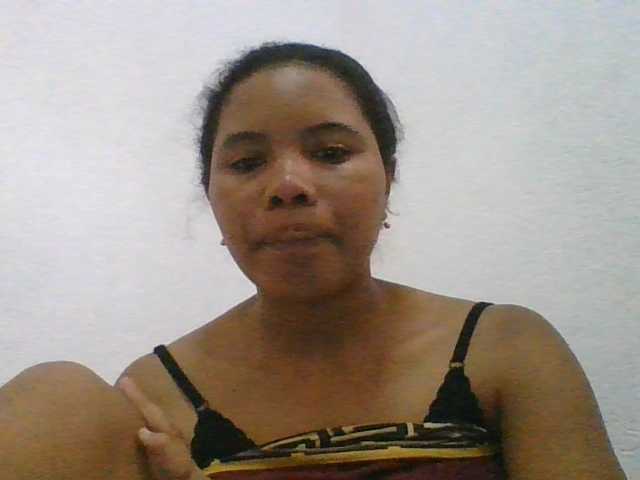 Juliah1a live cam on BongaCams