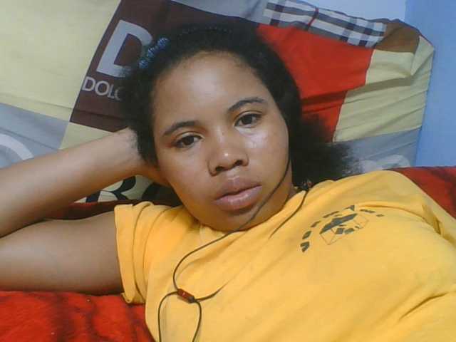 Juliah1a live cam on BongaCams