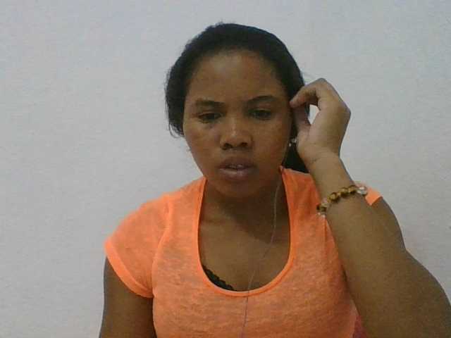 Juliah1a live cam on BongaCams