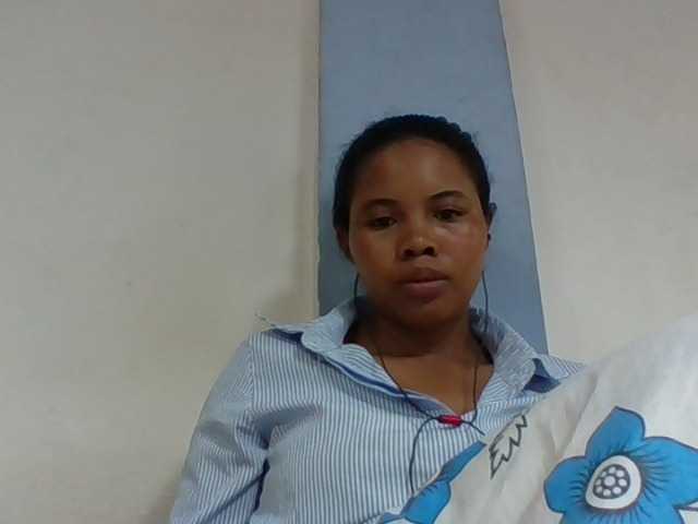 Juliah1a live cam on BongaCams