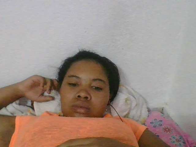 Juliah1a live cam on BongaCams