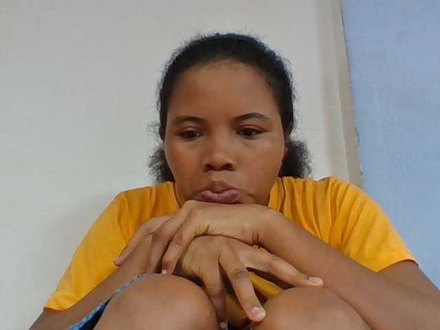 Juliah1a live cam on BongaCams
