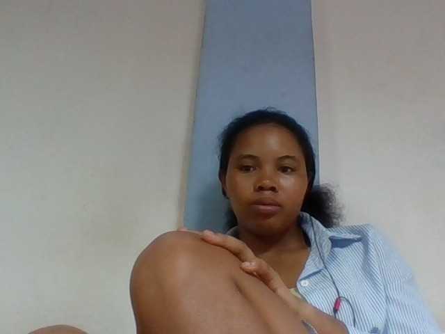 Juliah1a live cam on BongaCams