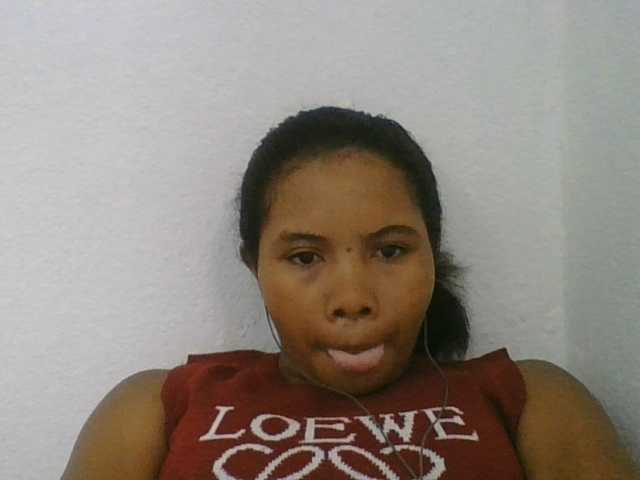 Juliah1a live cam on BongaCams