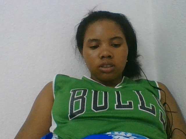 Juliah1a live cam on BongaCams