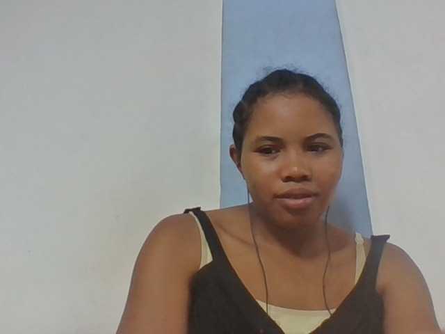 Juliah1a live cam on BongaCams