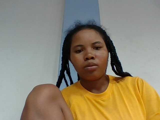 Juliah1a live cam on BongaCams
