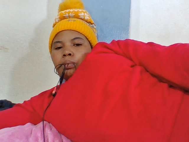 Juliah1a live cam on BongaCams