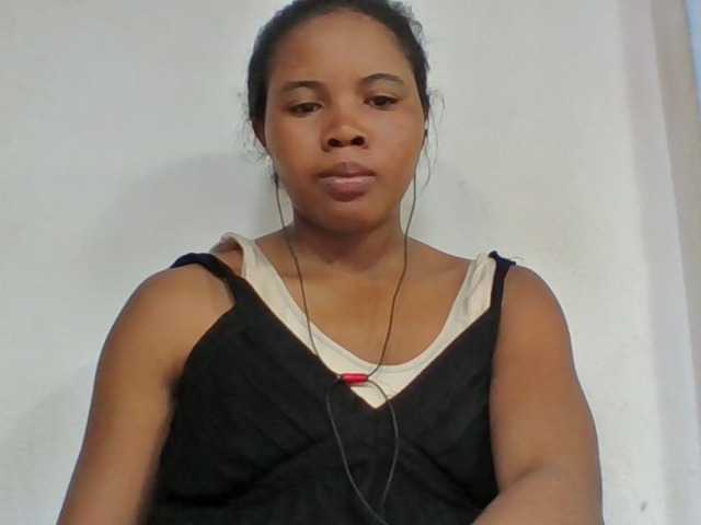 Juliah1a live cam on BongaCams