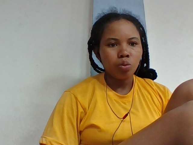 Juliah1a live cam on BongaCams