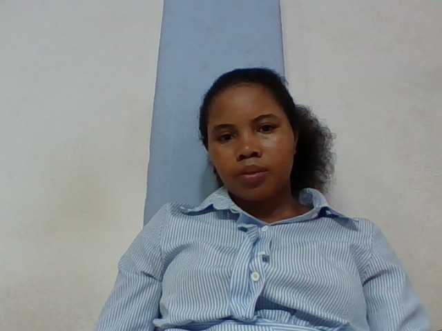 Juliah1a live cam on BongaCams