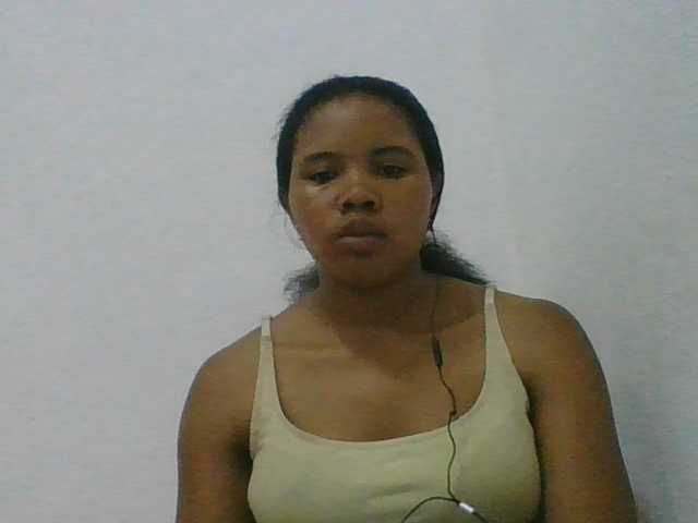 Juliah1a live cam on BongaCams