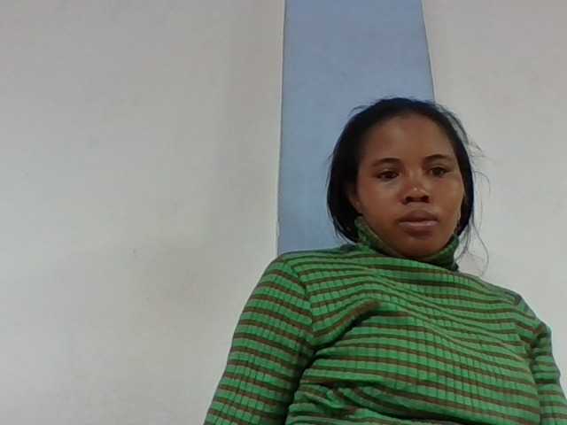 Juliah1a live cam on BongaCams