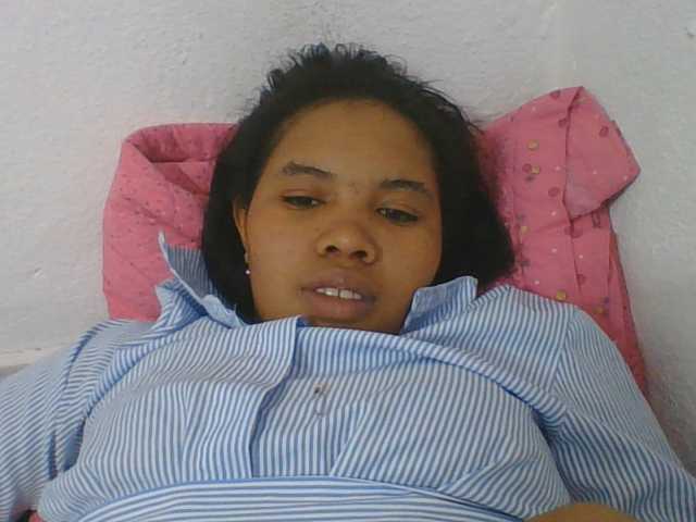 Juliah1a live cam on BongaCams