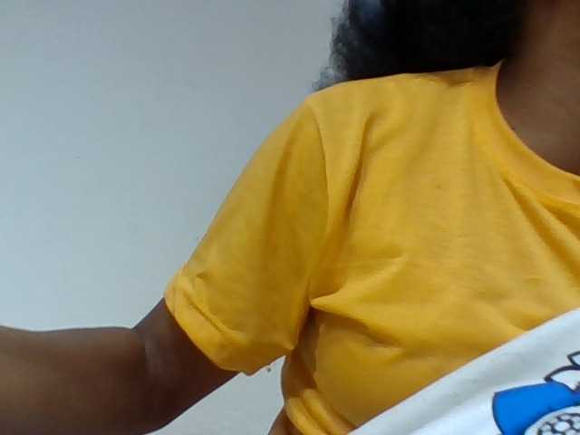 Juliah1a live cam on BongaCams