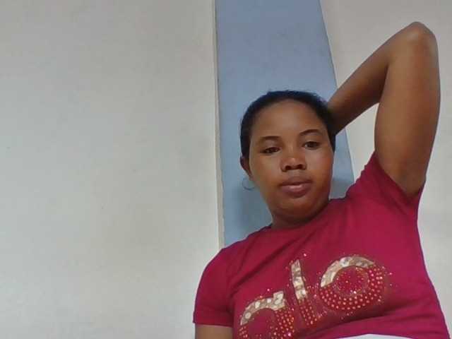 Juliah1a live cam on BongaCams