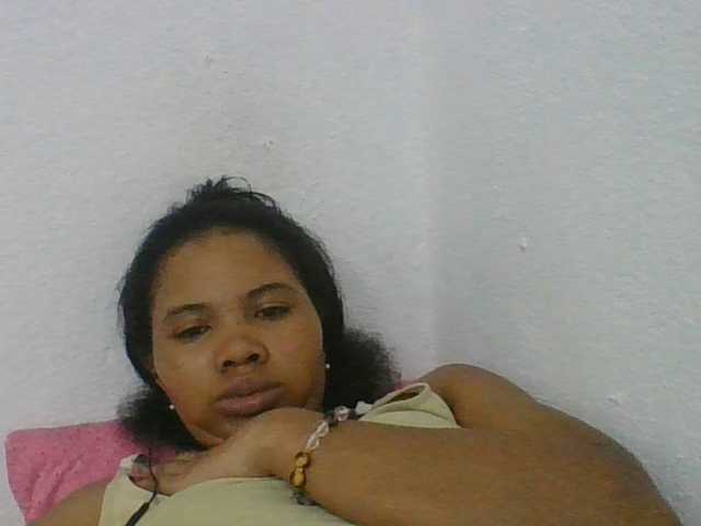 Juliah1a live cam on BongaCams