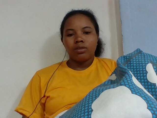 Juliah1a live cam on BongaCams