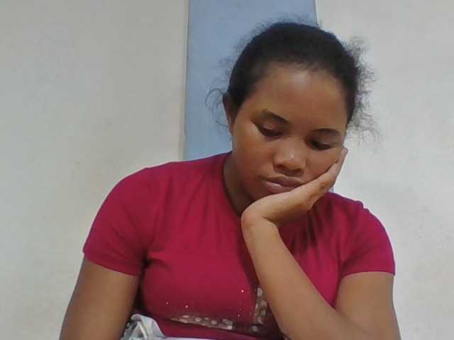 Juliah1a live cam on BongaCams