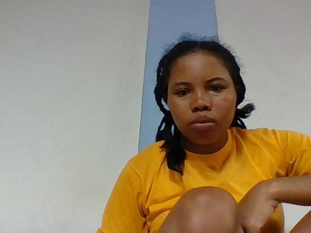 Juliah1a live cam on BongaCams