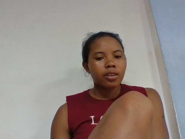Juliah1a live cam on BongaCams