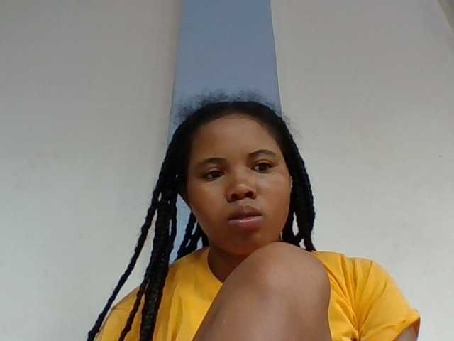 Juliah1a live cam on BongaCams