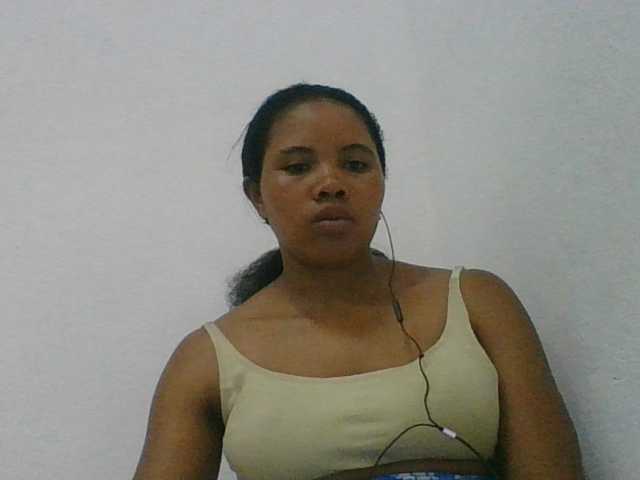Juliah1a live cam on BongaCams