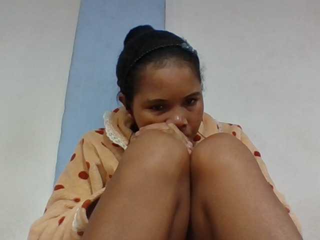 Juliah1a live cam on BongaCams