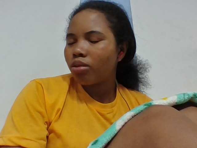 Juliah1a live cam on BongaCams