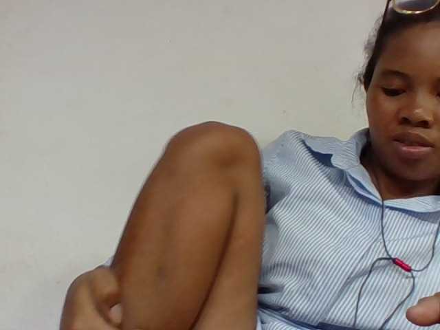 Juliah1a live cam on BongaCams